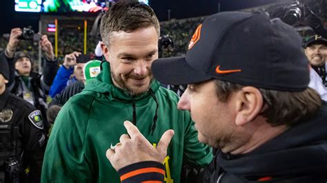 Oregon football to play Oregon State rivalry game in 2024, 2025: .
